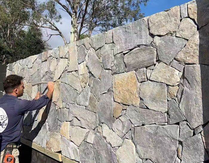 Blue quartzite stone cladding in random patterns, ideal for exterior and interior use.