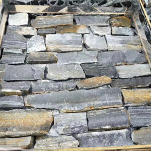 Natural dry stack exterior stone for decorative landscaping
