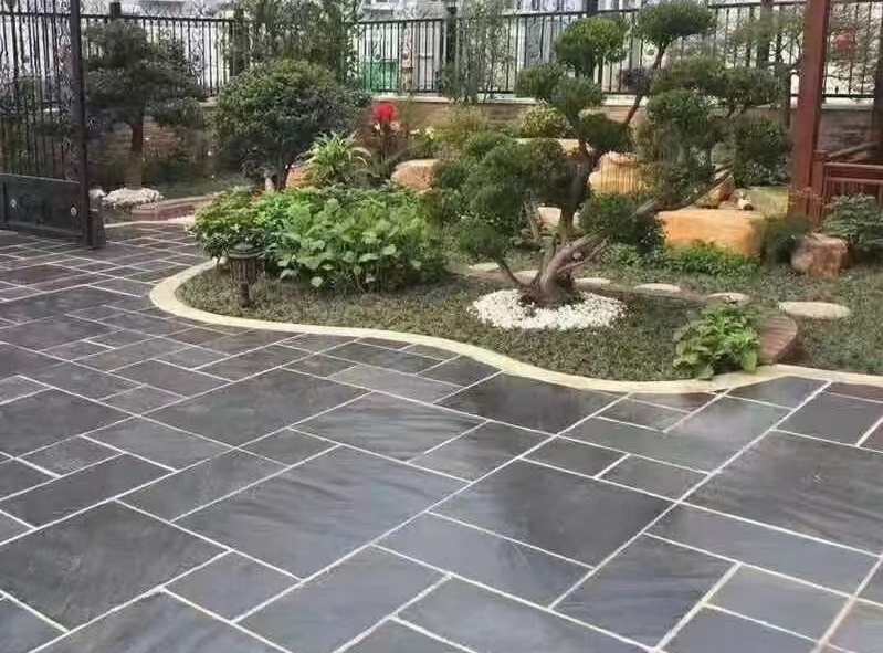 Crazy paving flagstone with a unique natural pattern.