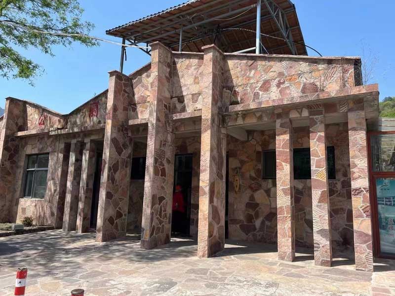 What Makes Crazy Paving Flagstone Unique?