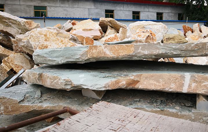 Natural stone materials sourced directly from quarries for construction